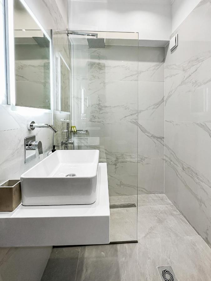 Robin'S Aparthotel Apolpaina Екстериор снимка