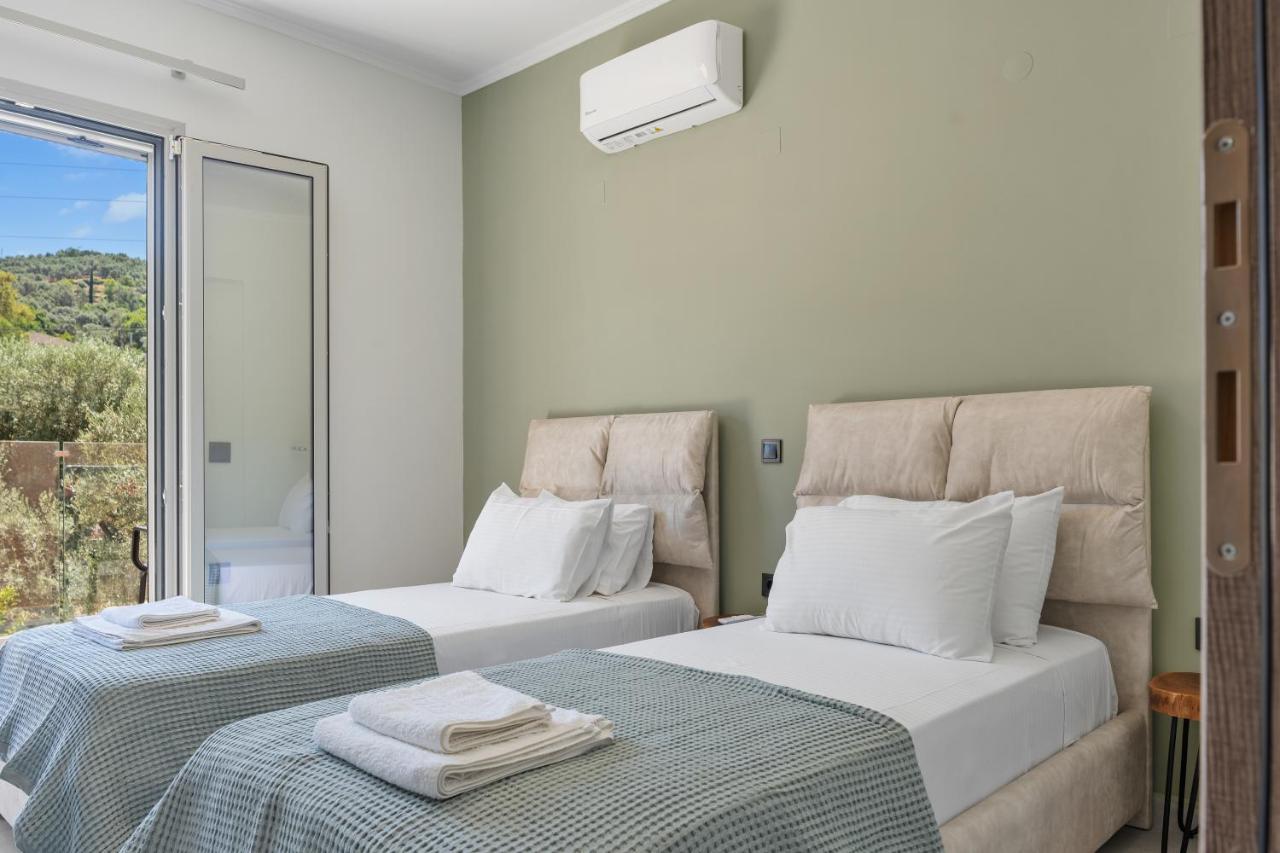 Robin'S Aparthotel Apolpaina Екстериор снимка