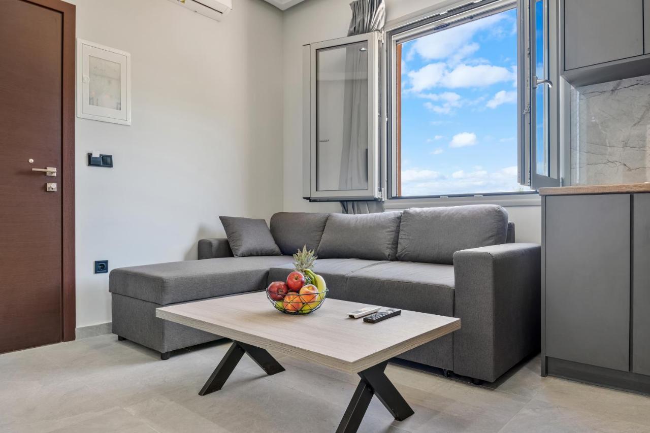 Robin'S Aparthotel Apolpaina Екстериор снимка